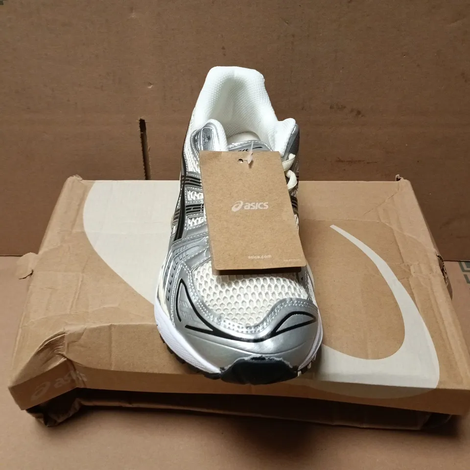 BOXED PAIR OF ASICS GEL KAYANO 14 TRAINERS IN SILVER/BROWN - UK 7