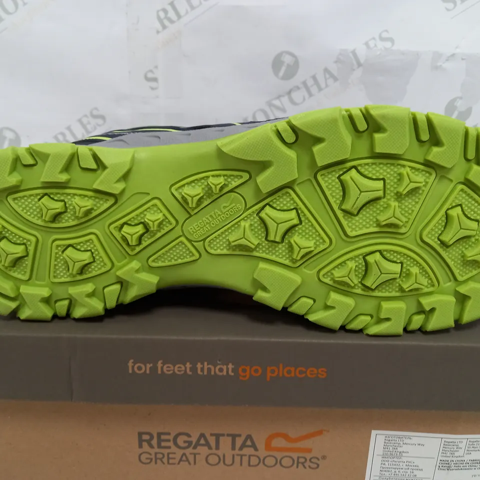 BOXED PAIR OF REGATTA ISOTEX WATERPROOF BREATHABLE TRAINERS - UK 11
