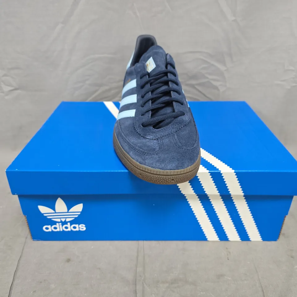 BOXED PAIR OF ADIDAS HANDBALL SPEZIAL SHOES IN BLUE/LIGHT BLUE SIZE UK 11.5