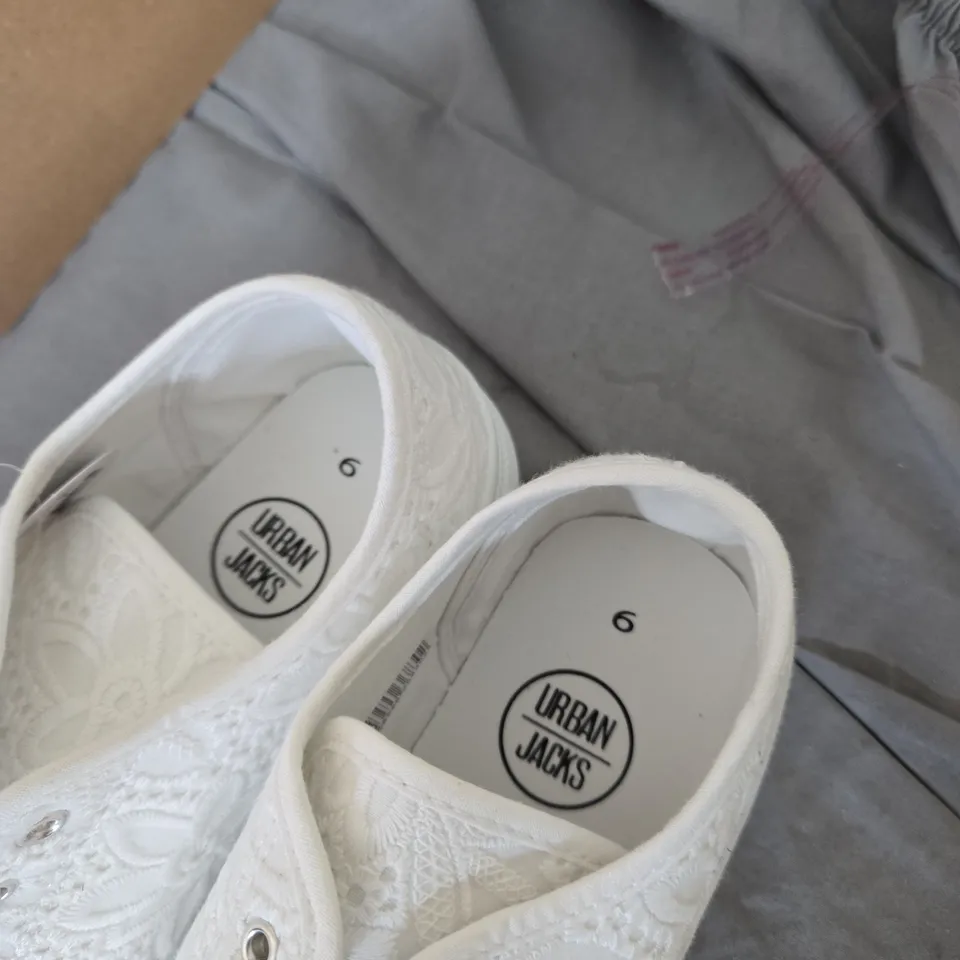 URBAN JACKS WHITE LACE-UP SNEAKERS, UK 6