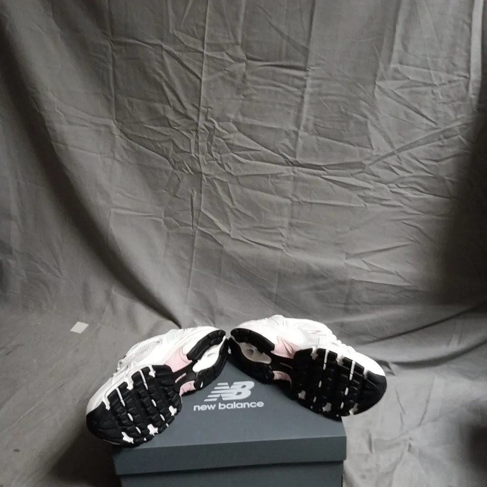 NEW BALANCE U530CSA WHITE/PINK SNEAKERS – UK 5.5 (EU 38) – BOXED