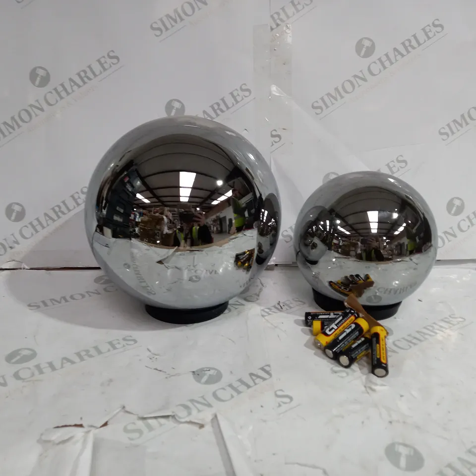 BOXED KELLY HOPPEN SET OF 2 INDOOR OUTDOOR PRELIT GLASS DECOR, REFLECTIVE ORBS - COLLECTION ONLY