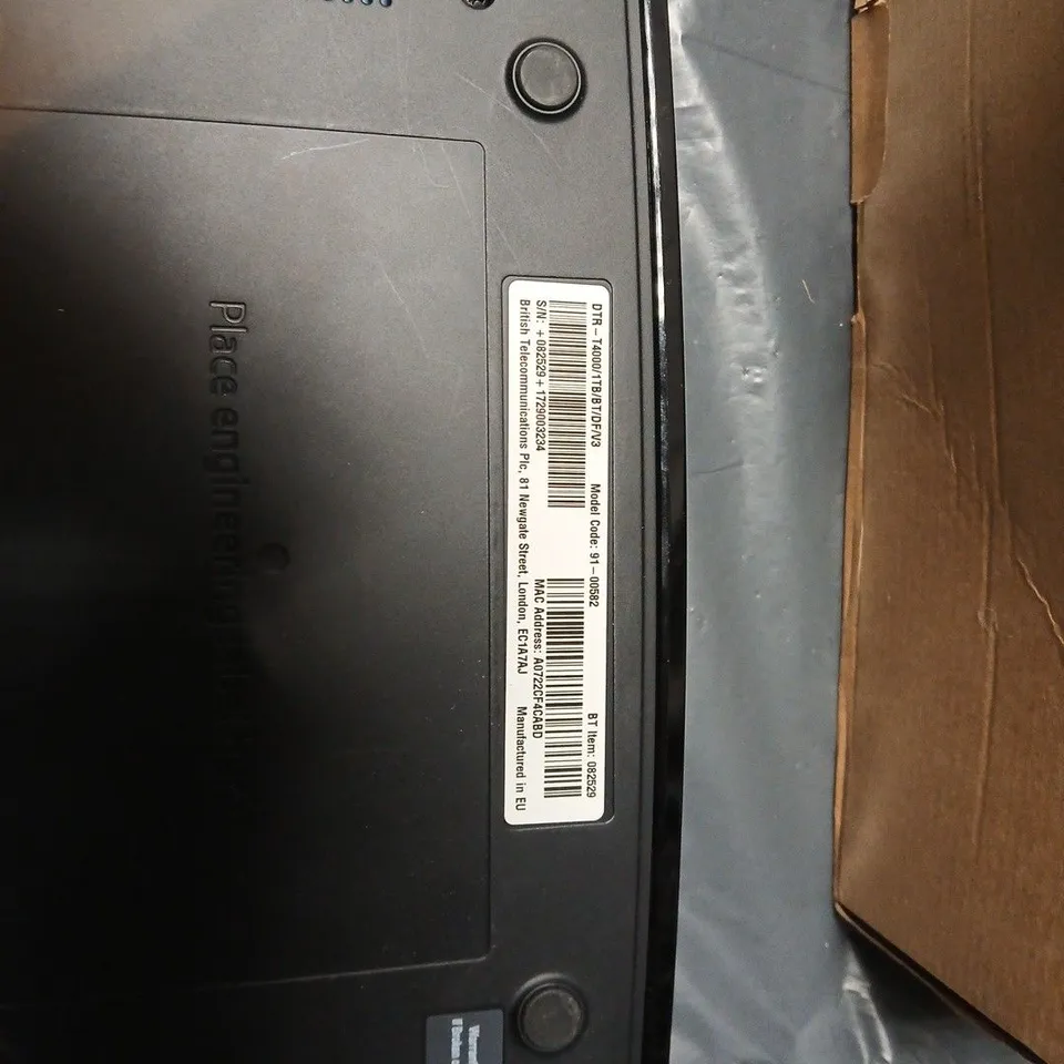 BT YOUVIEW+ ULTRA HD BOX - SET-TOP BOX WITH REMOTE & POWER ADAPTOR