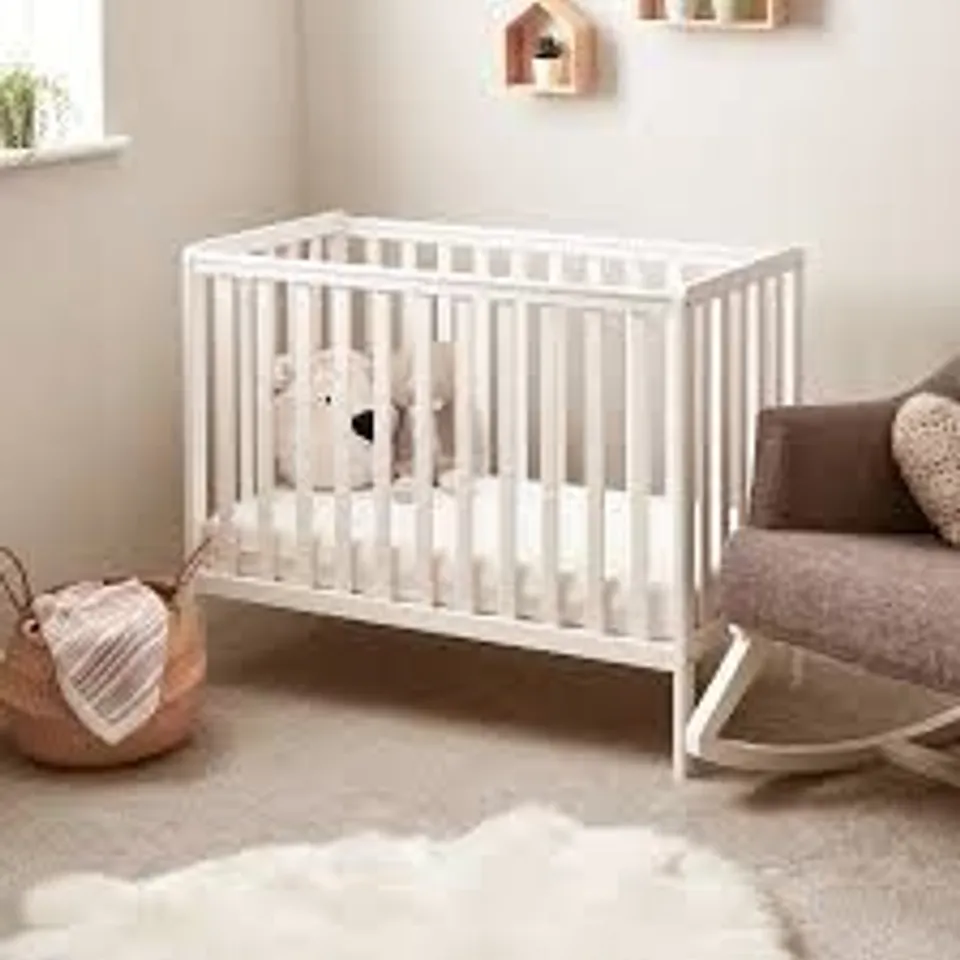 BOXED BANTAM SPACE SAVER COT AND UNDER DRAWER - WHITE (1 BOX)