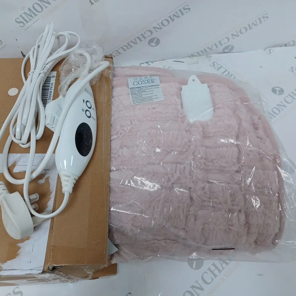 BOXED COZEE HOME FAUX FUR HEATED THROW PINK