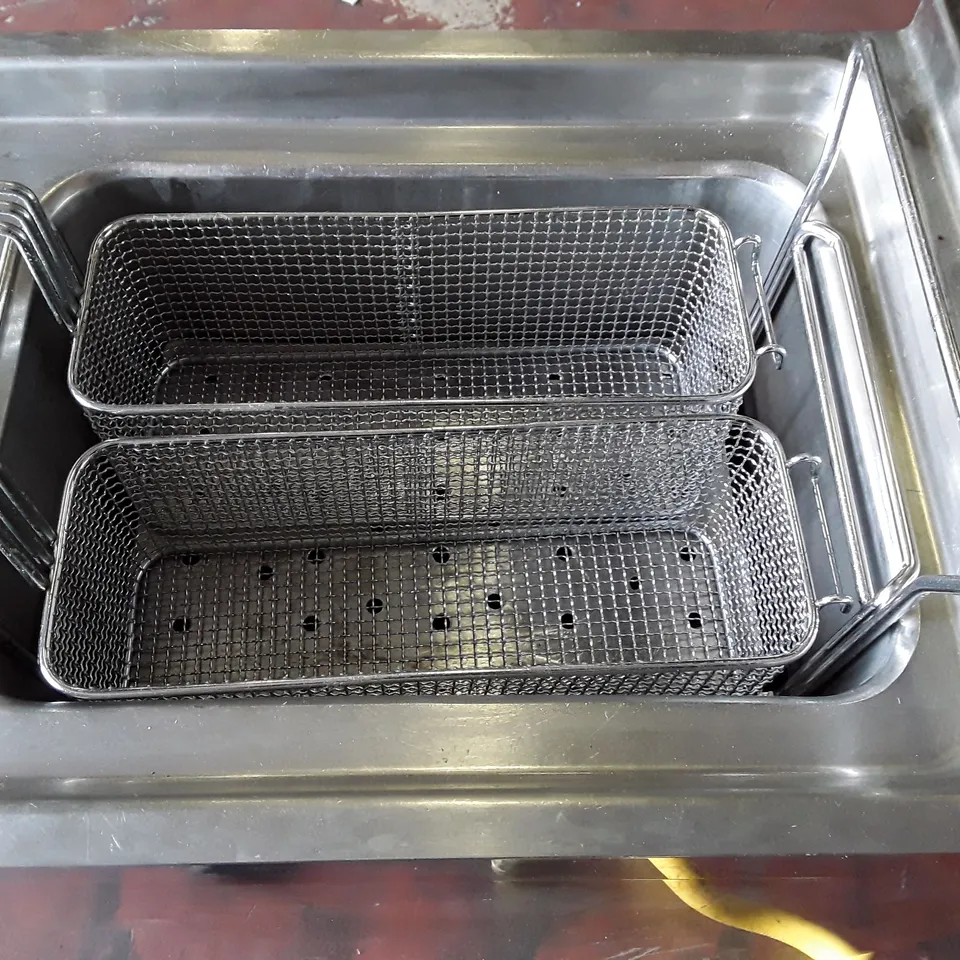 BARON WHEELED CATERING DEEP FAT FRYER 