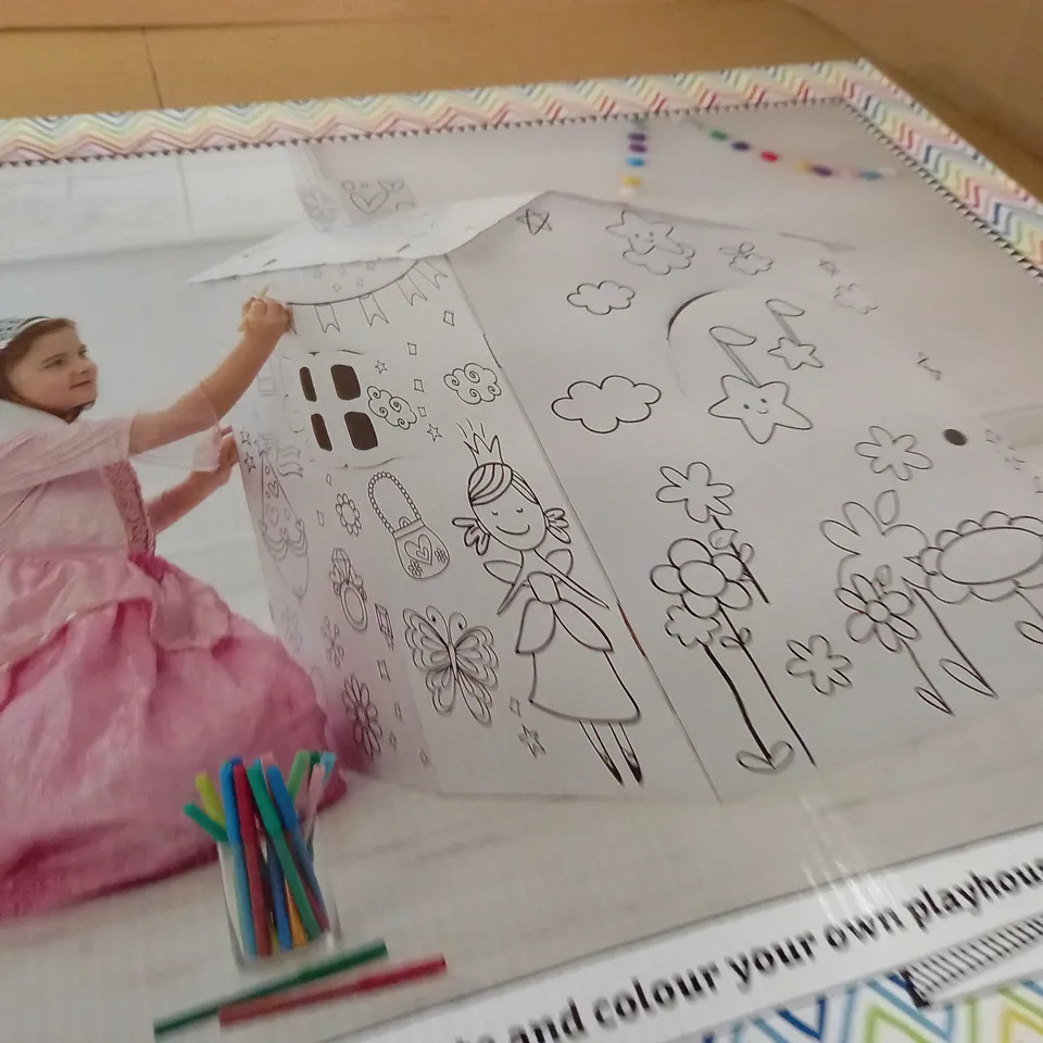 BOXED COLOUR IN CARDBOARD PLAYHOUSE