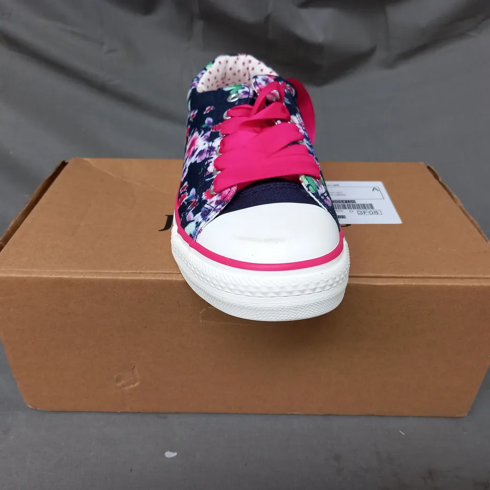 BOXED PAIR OF JOE BROWNS SHOES IN NAVY/PINK FLORAL UK SIZE 5