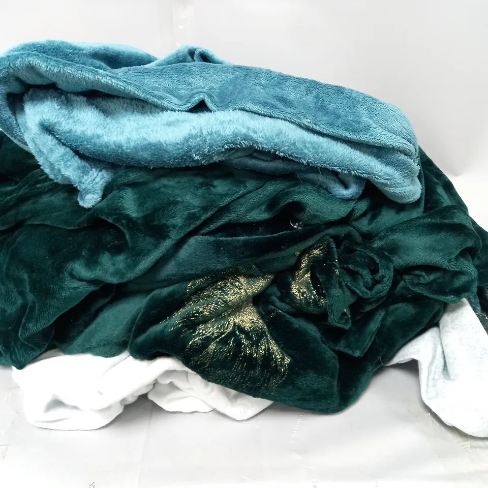 COZEE HOME VELVETSOFT OMBRE FLORAL FOIL DUVET SET IN EMERALD 