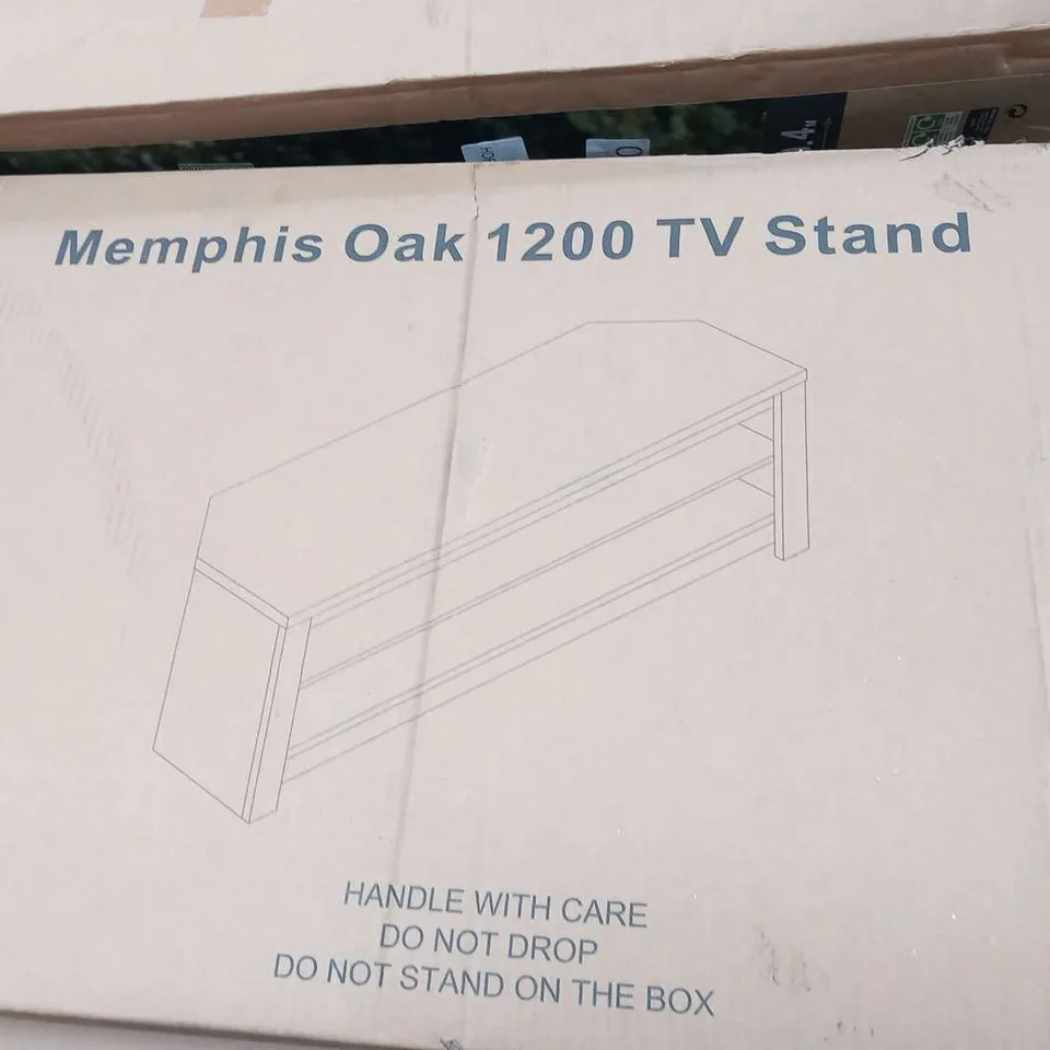 BOXED MEMPHIS OAK 1200 TV STAND