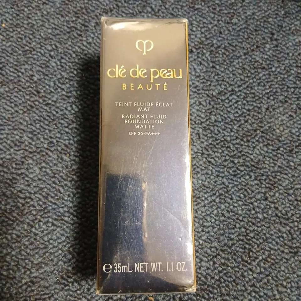 BOXED AND SEALED DE DE PEAU BEAUTE RADIANT FLUID FOUNDATION MATTE 35ML