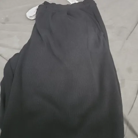 GILLY HICKS BLACK KNITWEAR FOLDED GARMENT WITH TAG ATTACHED SIZE XL