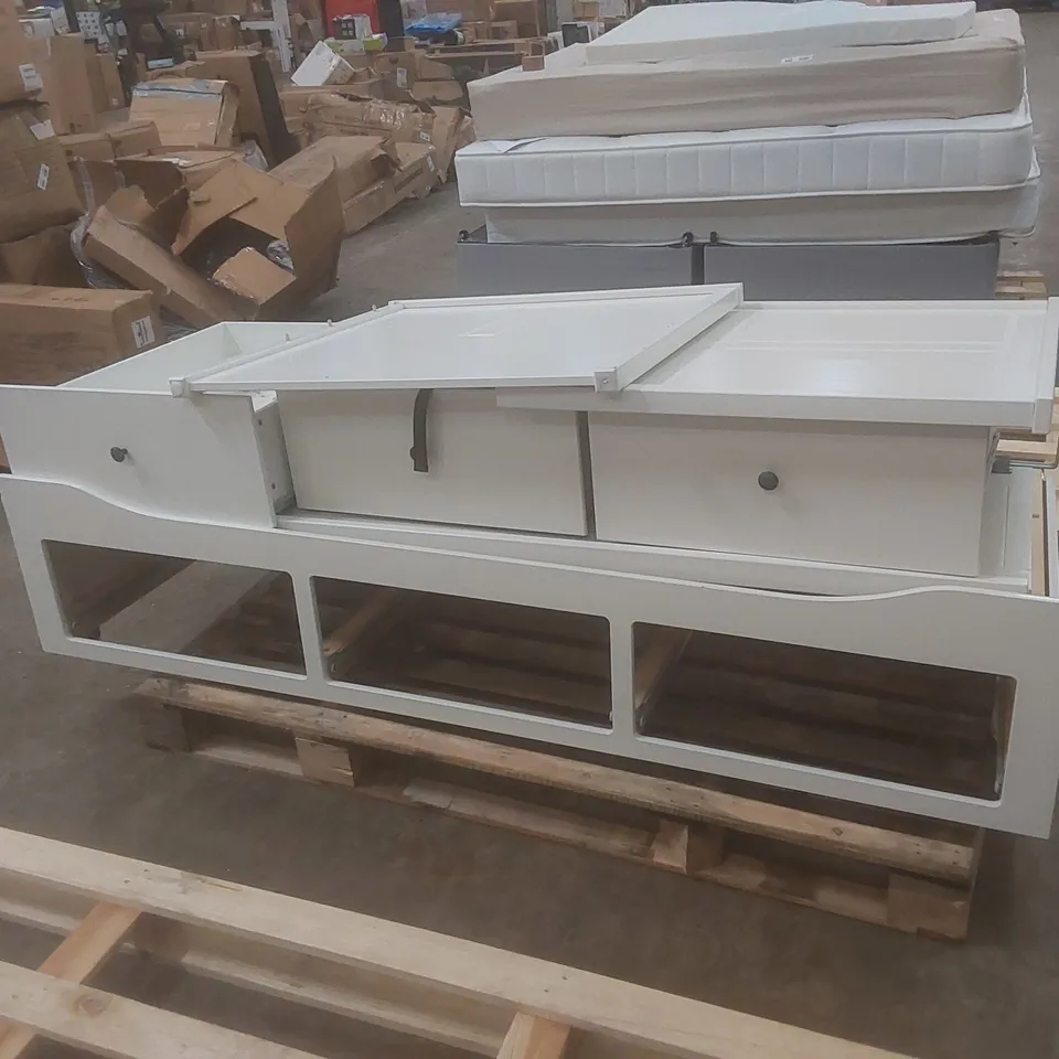 PALLETISED BED FRAME WITH DRAWERS - UNASSEMBLED 