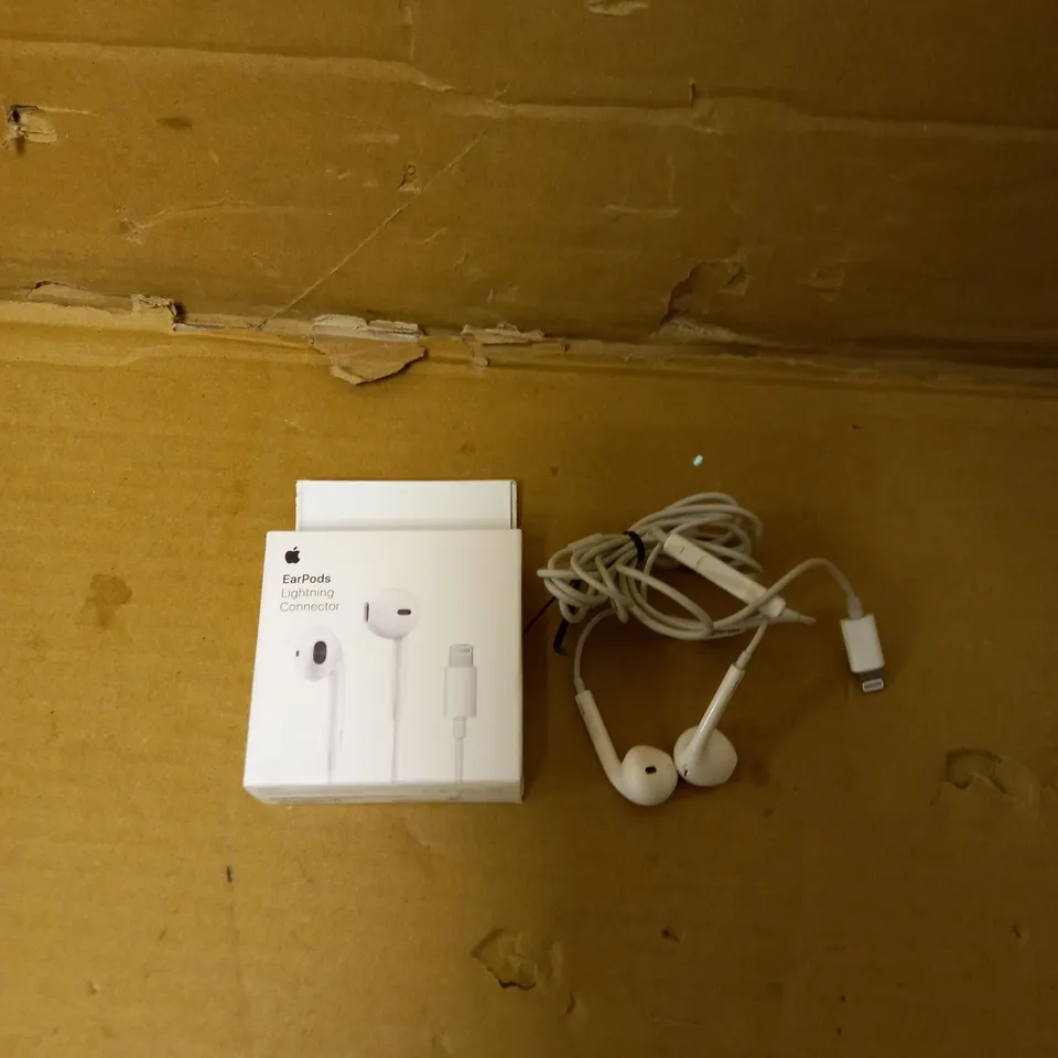 APPLE EARPODS