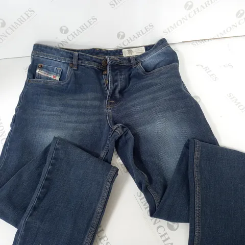 DIESEL SLEENKER SLIM SKINNY JEANS - W32 L31