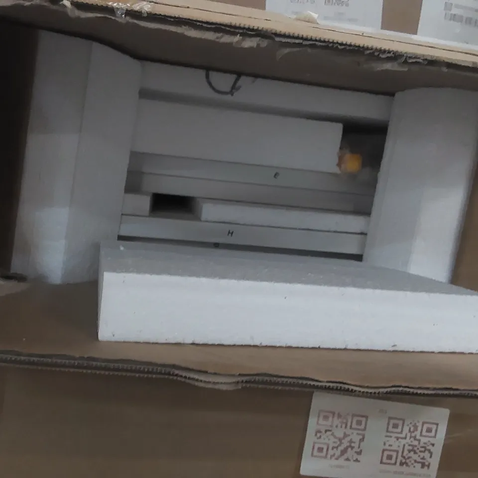 PALLET CONTAINING A LARGE QUANTITY OF ASSORTED FURNITURE ITEMS INCLUDING: UNDERSINK BATHROOM CABINET ECT