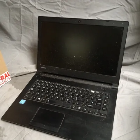 TOSHIBA SATELLITE PRO R40-C LAPTOP