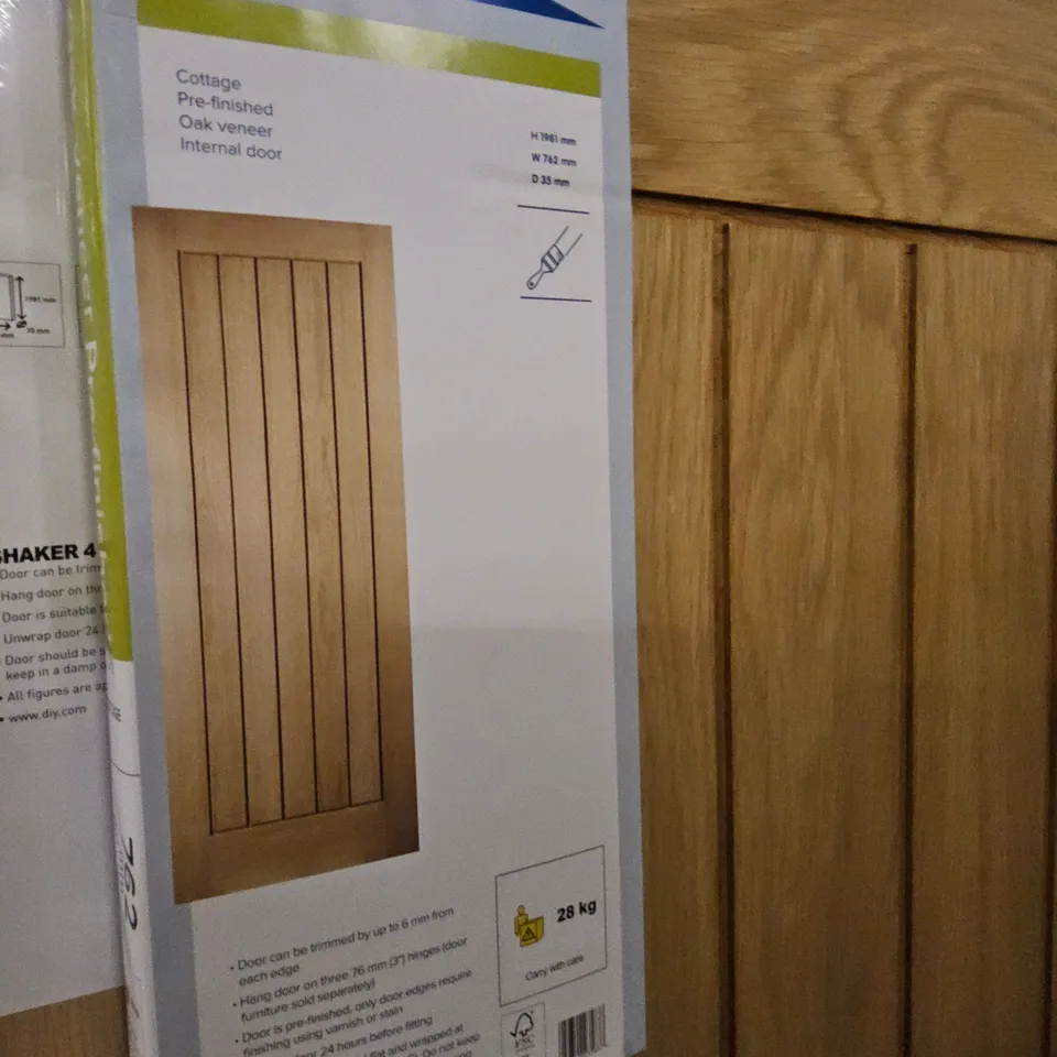 GEOM COTTAGE STYLE OAK VENEER PRE FINISHED INTERNAL DOOR 1981 × 762 × 35mm