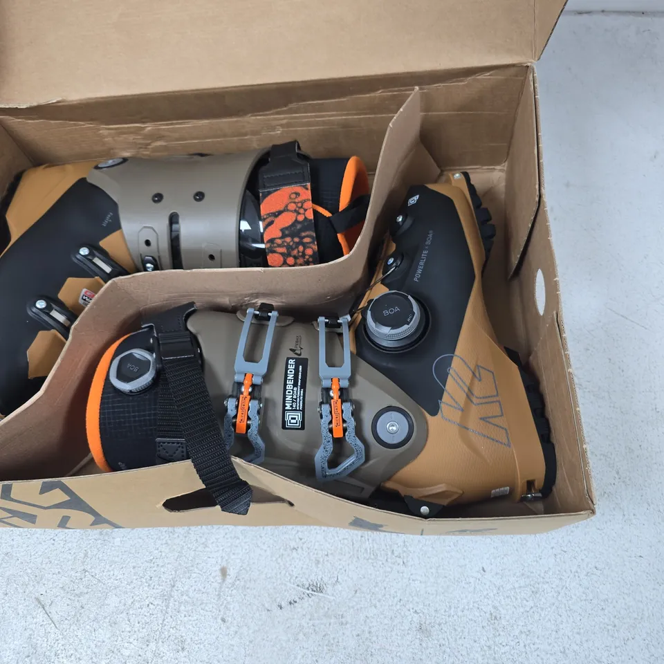 K2 MINDBENDER 140 BOA SKI BOOTS – SIZE 27.5 MONDOPOINT (PAIR)