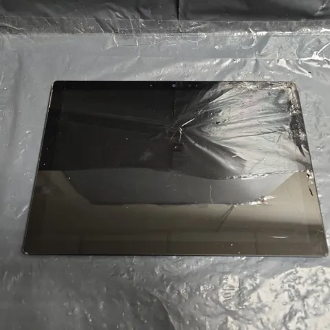 MICROSOFT SURFACE PRO 7 TABLET – BLACK (CRACKED SCREEN)