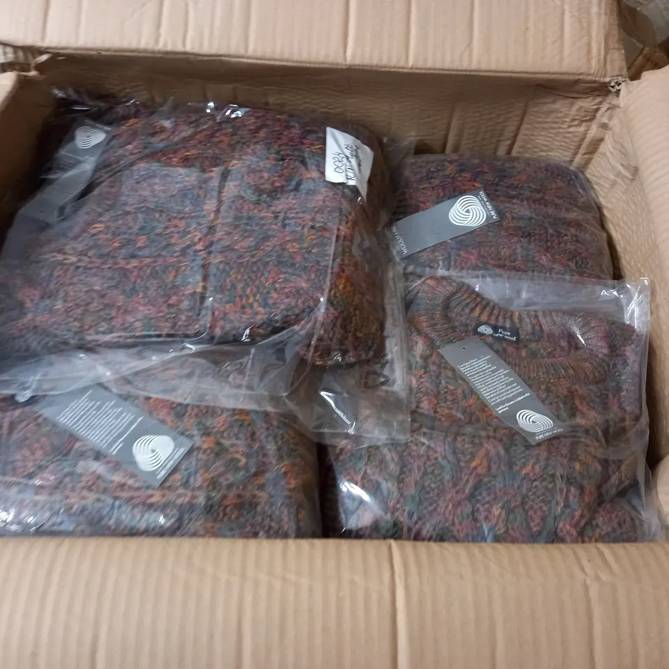 LOT OF APPROXIMATELY 15 PURE NEW WOOL JUMPERS - SIZE UNSPECIFIED