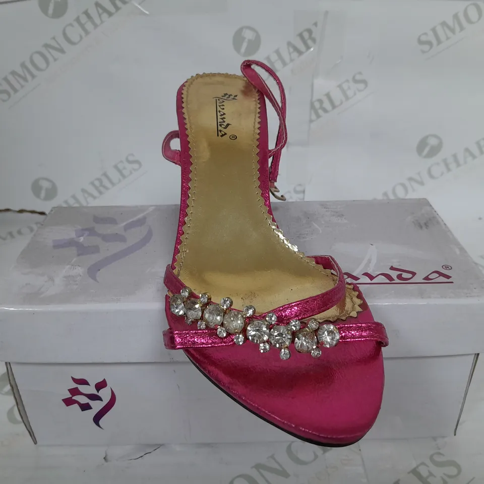 BOXED AVANDA LADIES FUSCHIA SLING BACK SANDALS WITH CRYSTAL DETAIL - SIZE 37