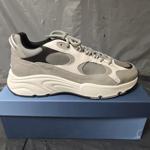 BOXED PAIR OF CLEENS PULSE RUNNER SHOES IN BIANCO - UK 1.5