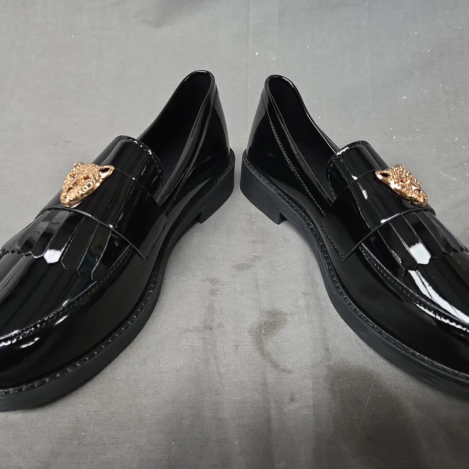 BOXED PAIR OF UNBRANDED LOAFERS IN GLOSSY BLACK EU SIZE 38