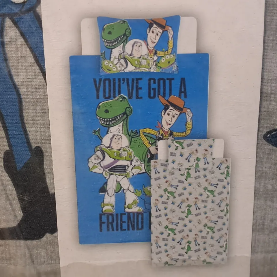 LOT OF 2 TOY STORY REVERSIBLE SINGLE DUVET SETS