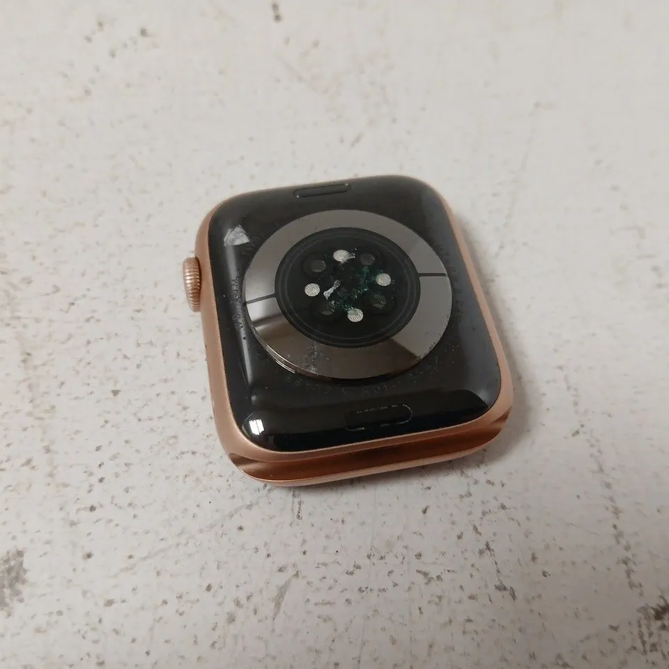 APPLE WATCH SERIES 6 44MM ALUMINIUM GOLD
