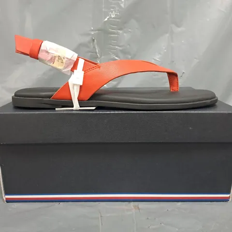 BOXED PAIR OF TOMMY HILFIGER TOE-POST SANDALS IN CORAL/BLACK SIZE EU 38