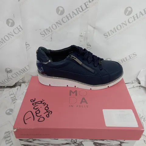 MODA IN PELLE GENE TRAINER - NAVY UK 6 - BOXED