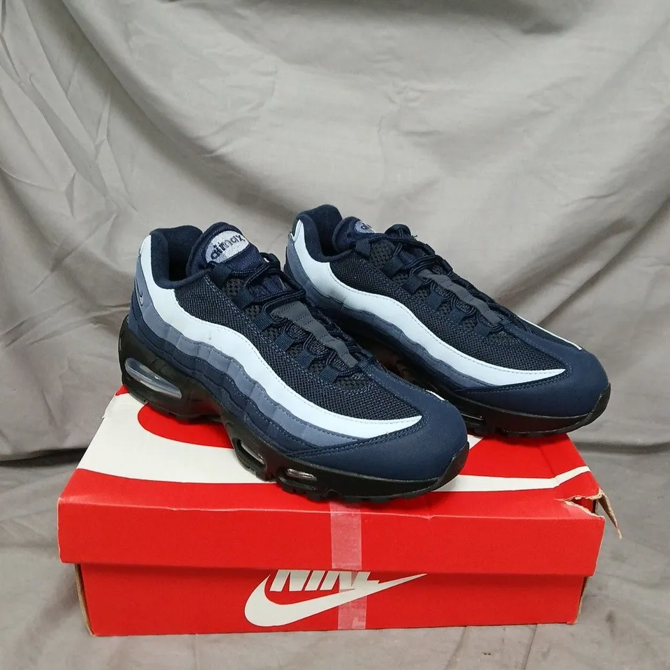 BOXED PAIR OF NIKE AIR MAX 95 TRAINERS – NAVY/BLUE - SIZE 8.5