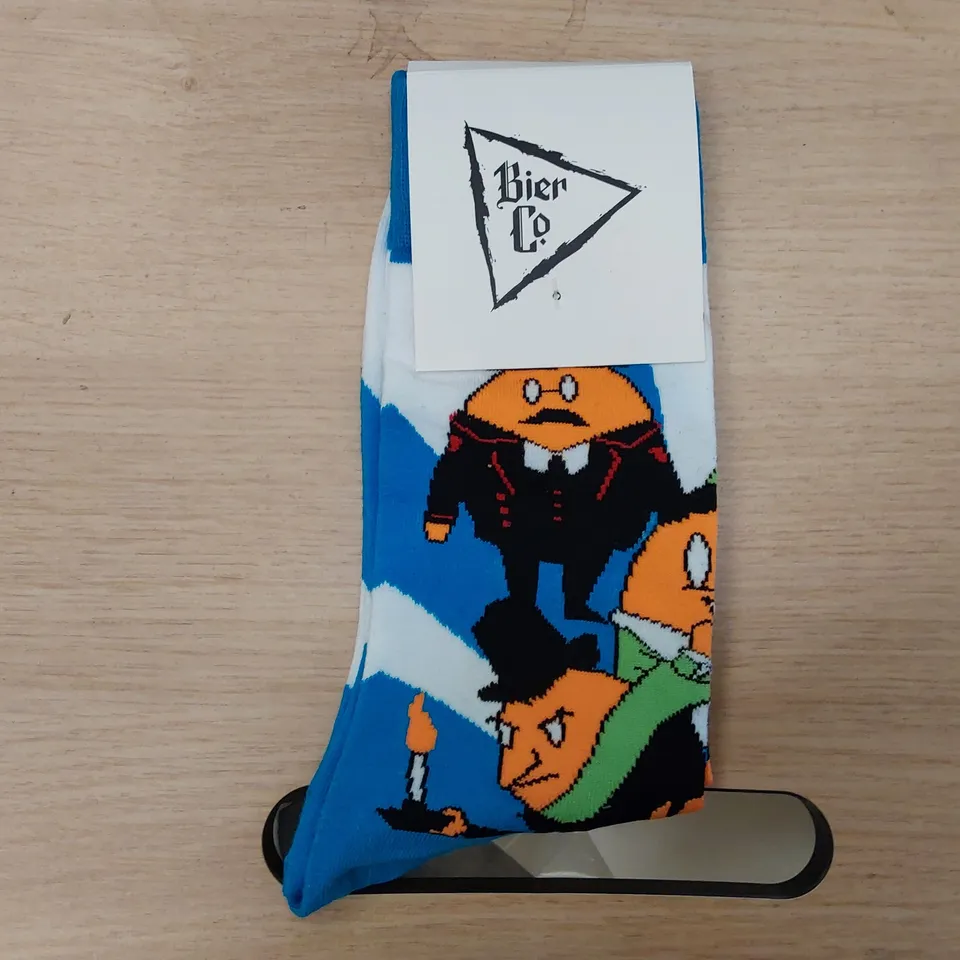 BOX OF APPROXIMATELY 360 PAIRS OF BRAND NEW BIER CO SOCKS (1 BOX)