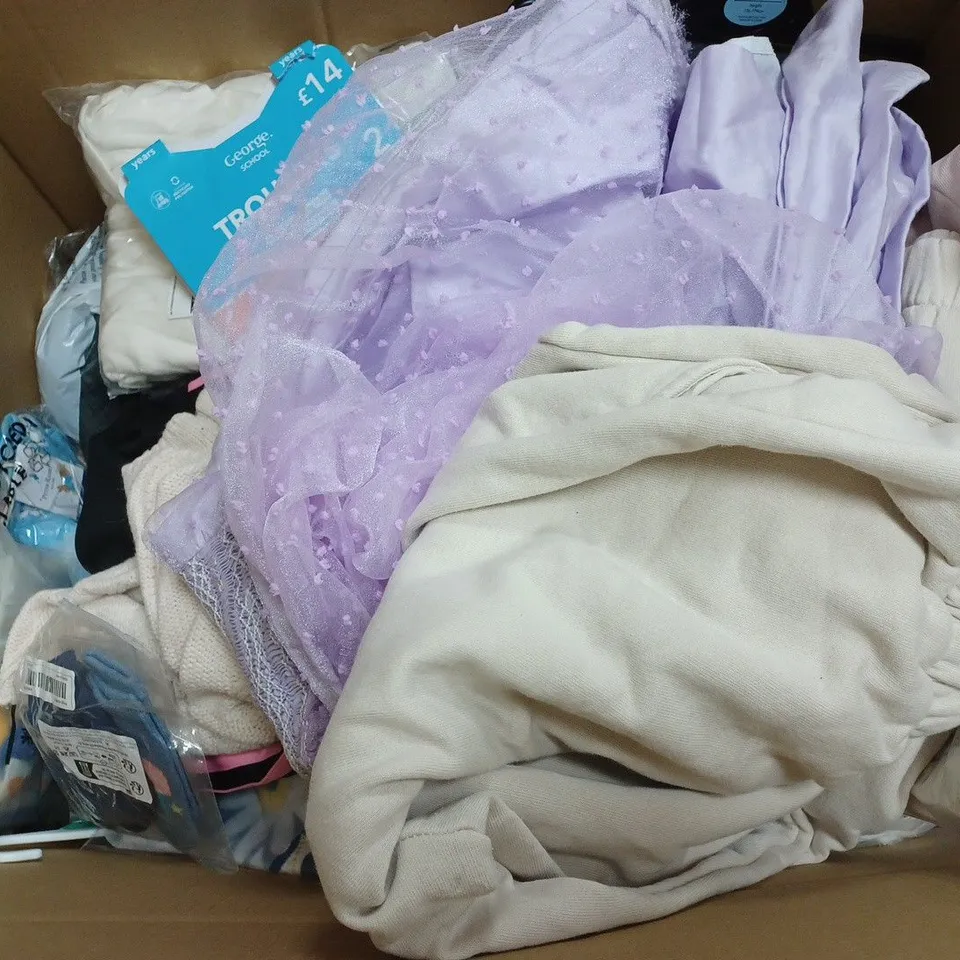 BOX OF APPROXIMATELY 35 ASSORTED KIDS CLOTHING ITEMS TO INCUDE - SOCKS , JEANS , SHORTS ETC
