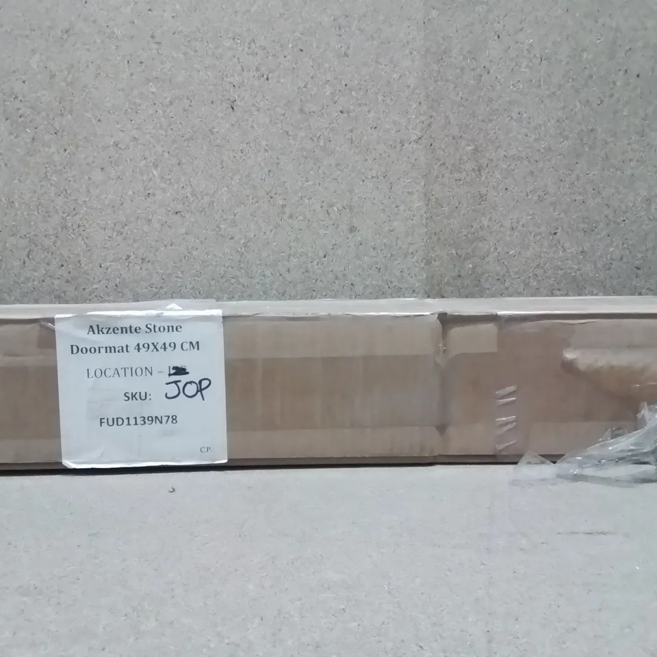 BOXED AKZENTE STONE DOOR MAT 49CM X 49 CM 