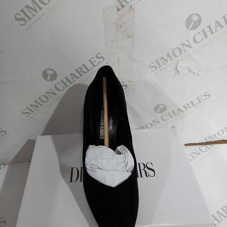 BOXED PAIR OF DREAM PAIRS BLACK BLOCK HEELS SIZE UK 5