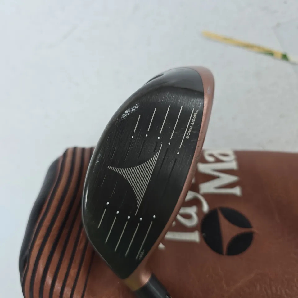 TAYLORMADE MINI DRIVER GOLF CLUB WITH BROWN LEATHER HEADCOVER