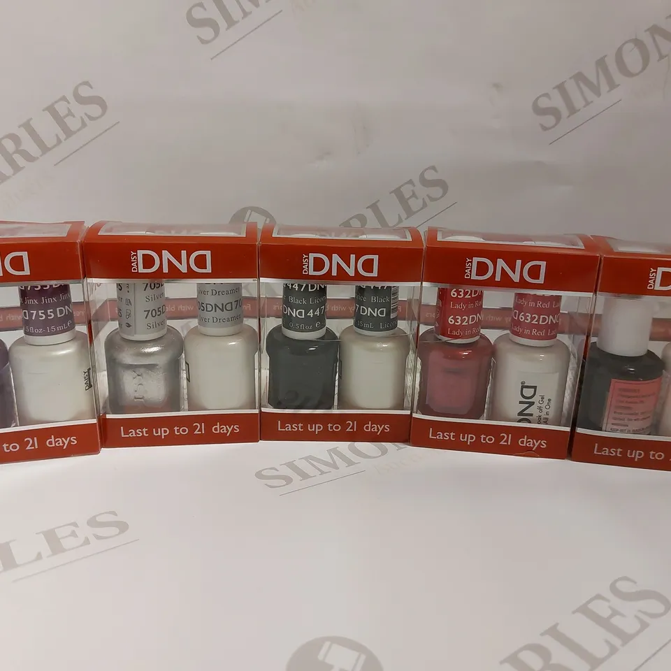 BOX OF APPROX 14 DAISY DND GEL NAIL POLISH IN ASSORTED COLOURS 