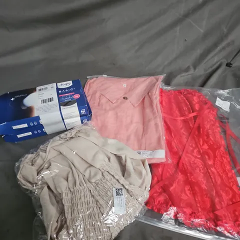 APPROXIMATELY 25 ASSORTED CLOTHING PRODUCTS IN VARIOUS STYLES & SIZES TO INCLUDE JACKETS, T-SHIRTS, DRESSES ETC