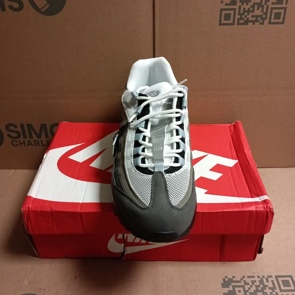 BOXED PAIR OF NIKE AIR MAX 95 TRAINERS - 9