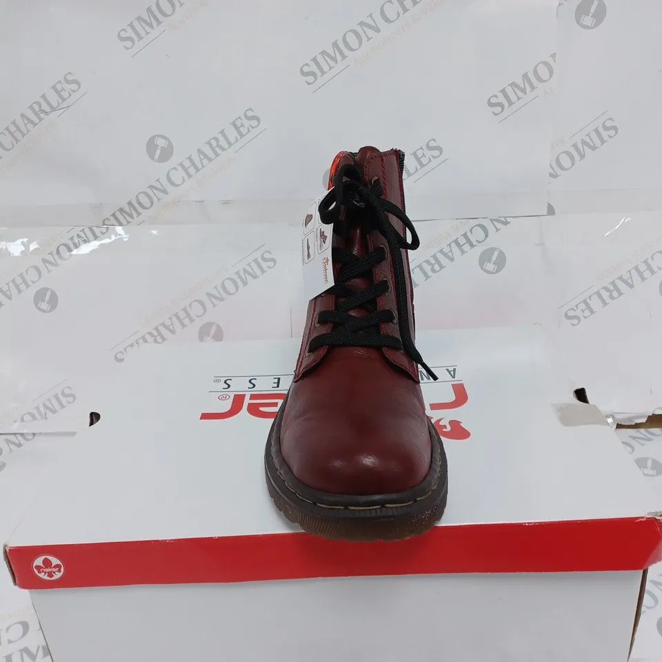 BOXED RIEKER RED INTEREST COLLAR BOOTS- SIZE 7.5