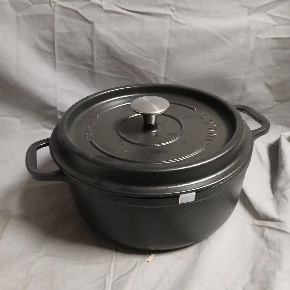 INVICTA CAST IRON CASSEROLE WITH LID – BLACK