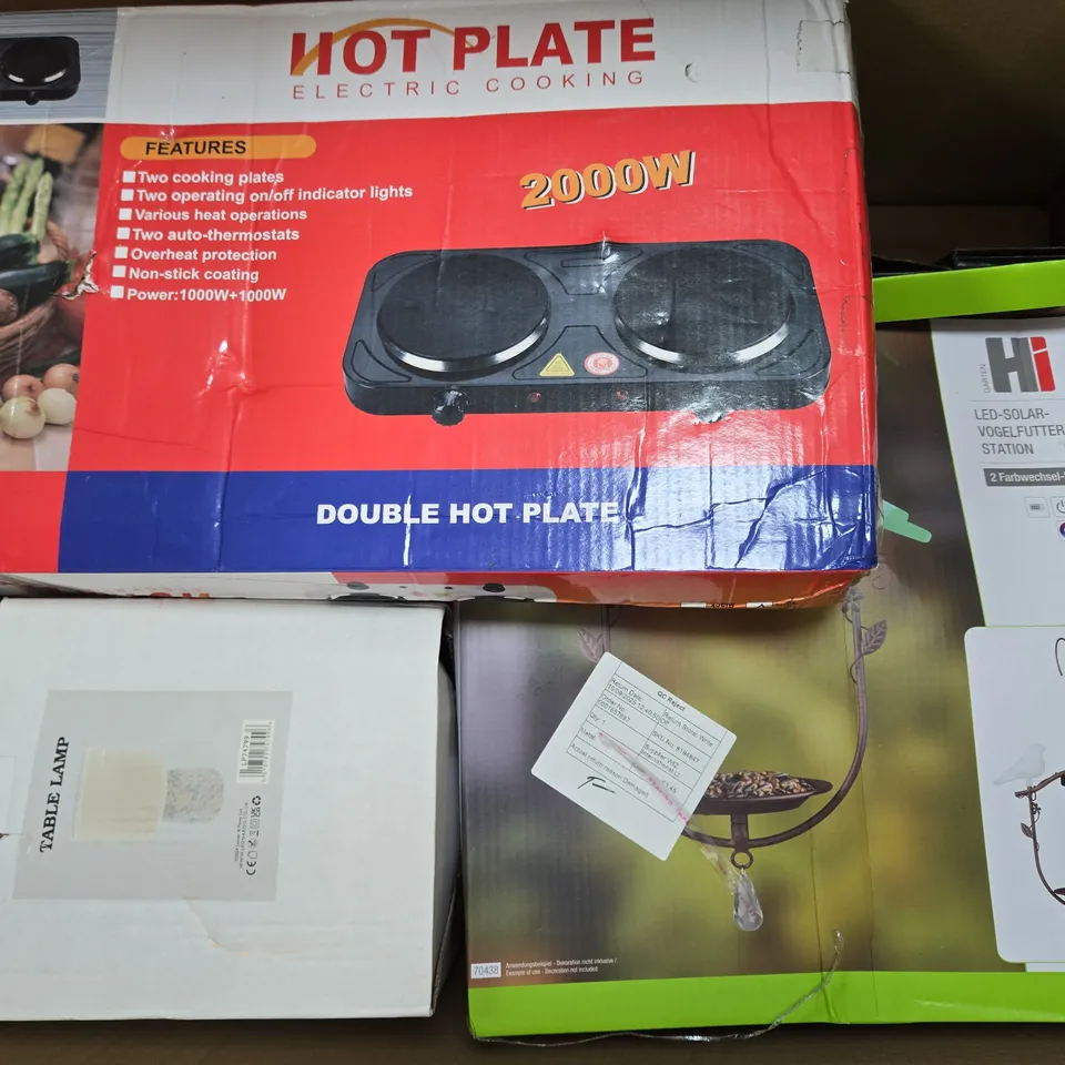 BOX OF APPROXIMATELY 10 ASSORTED HOUSEHOLD ITEMS TO INCLUDE STAR PROJECTOR, ETC - COLLECTION ONLY