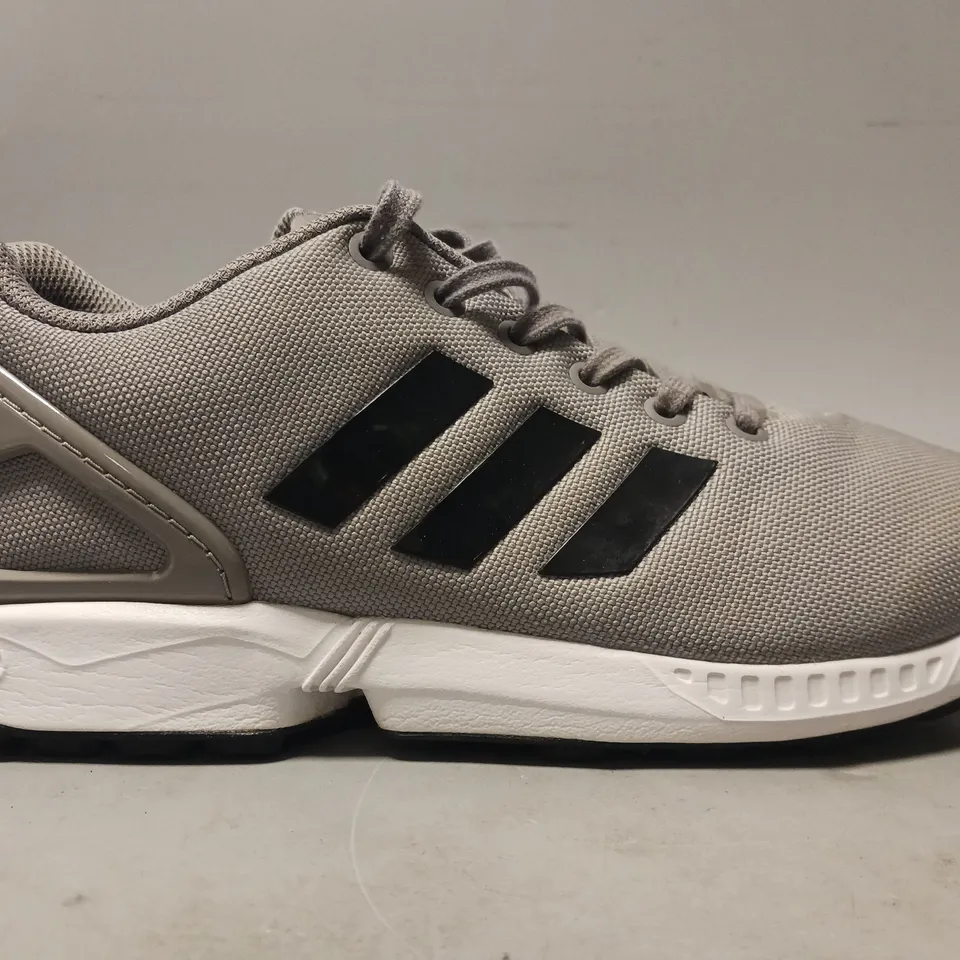 PAIR OF ADIDAS ZX FLUX SHOES IN GREY UK SIZE 8