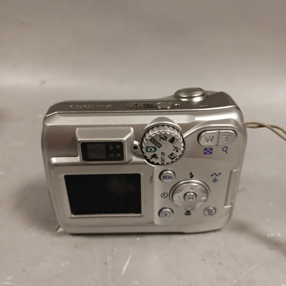 NIKON COOLPIX 3200 DIGITAL CAMERA 