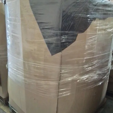 PALLET CONTAINING A LARGE QUANTITY OF PILLOWS 