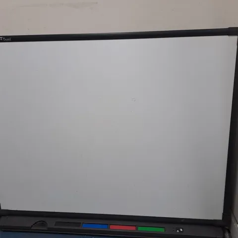 SMART BOARD SB560 - COLLECTION ONLY