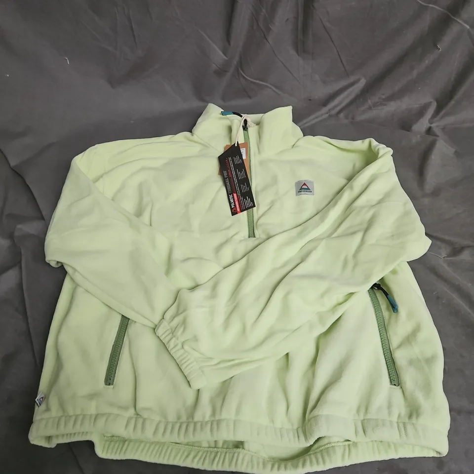 PASSENGER AYLA RECYCLED MICRO POLARTEC FLEECE IN SOFT LIME JUICE SIZE M