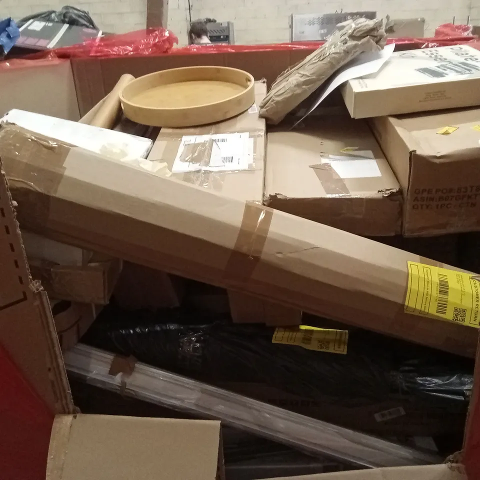 PALLET OF ASSORTED HOUSEHOLD GOODS AND PRODUCTS TO INCLUDE; BAMBOO TRAY, BLINDS, BOXED FURNITURE ETC